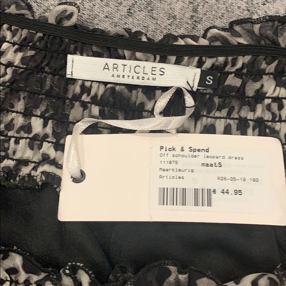 Off the shoulder leopard dress - Picture 3 of 3